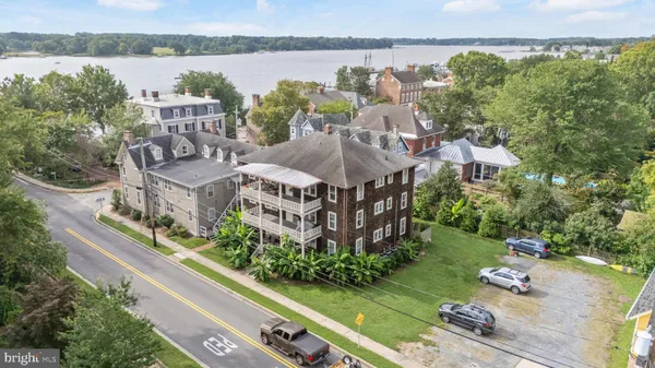 $2,050 | 104 Maple Avenue, Unit 6, Chestertown, MD 21620