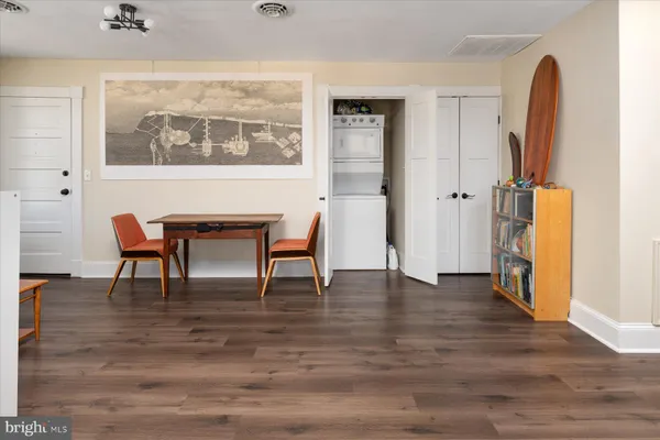 $2,050 | 104 Maple Avenue, Unit 6, Chestertown, MD 21620