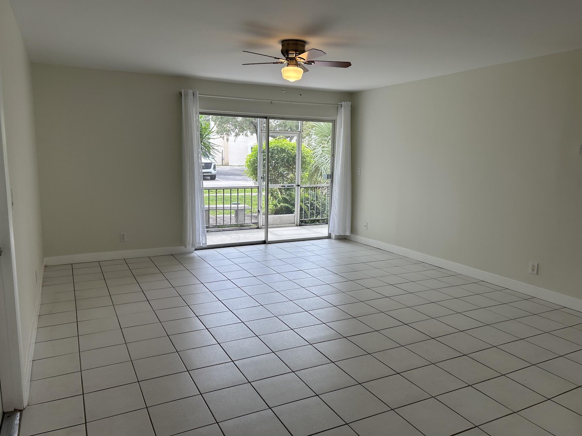 620 Northwest 13th Street, Unit 15 Boca Raton, FL 33486 - Photo 3 of 29 Living Room
