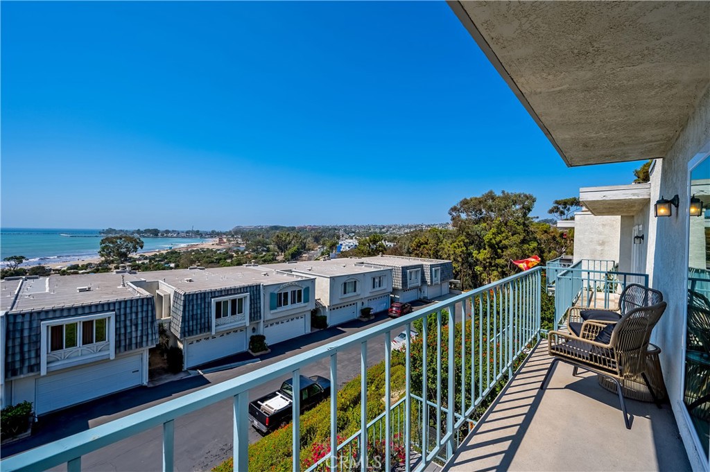 25872 Vista Drive West Dana Point, CA 92624 - Photo 37 of 75 a balcony with city view