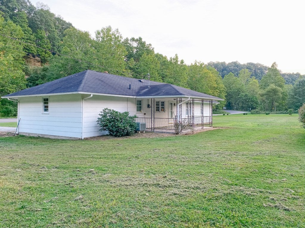 1427 Bandy Road Cedar Bluff, VA 24609 - Photo 10 of 47 Gallery Image 10