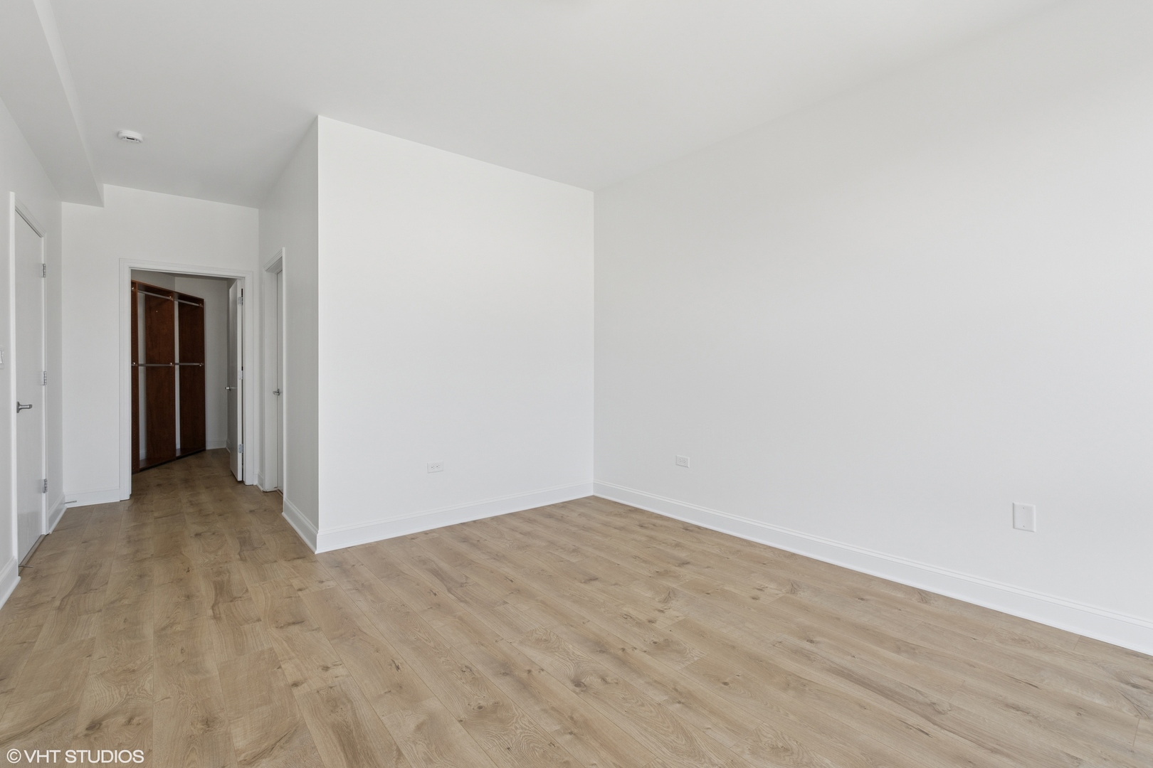 1260 West Washington Boulevard, Unit 504 Chicago, IL 60607 - Photo 12 of 23 a view of an empty room