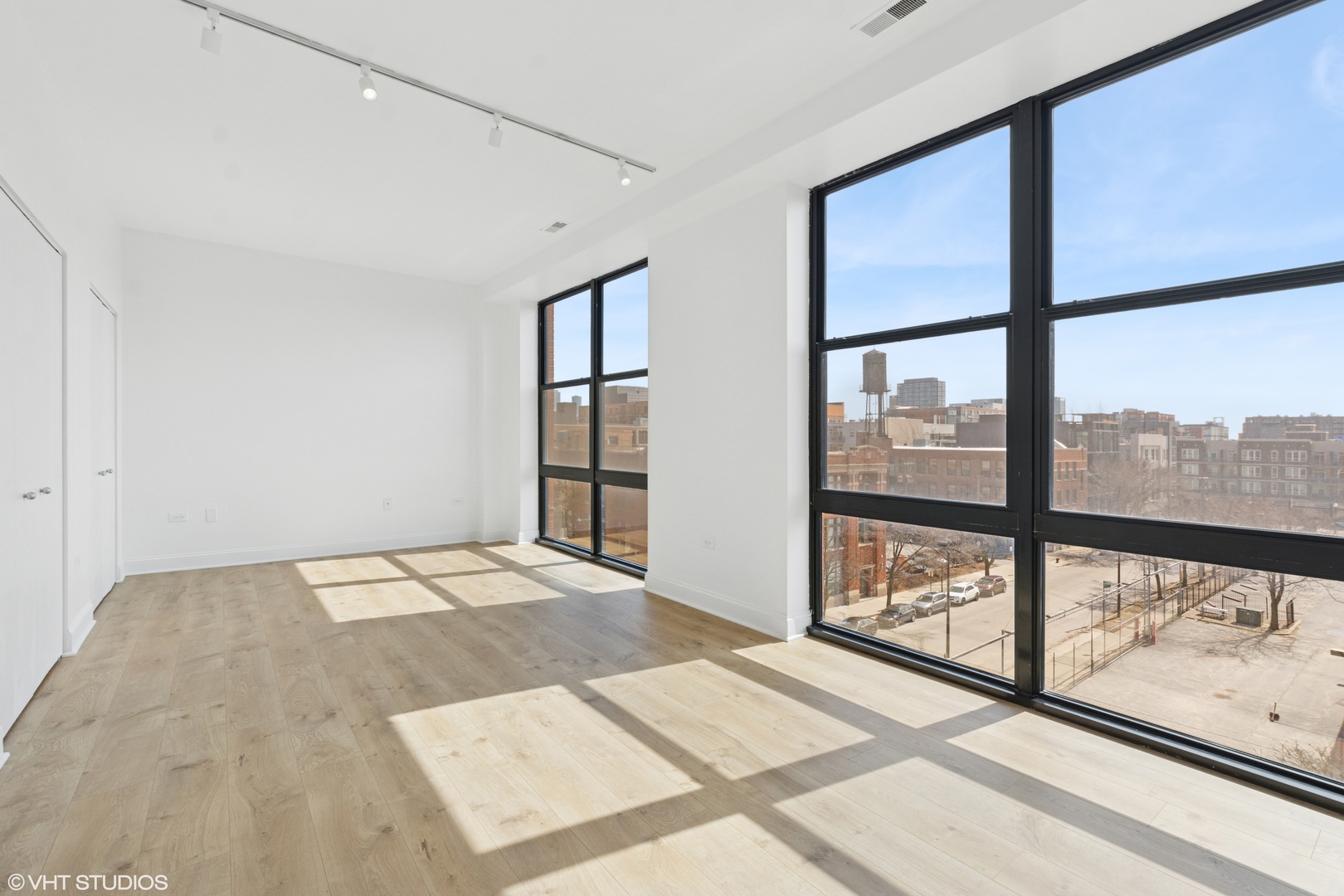 1260 West Washington Boulevard, Unit 504 Chicago, IL 60607 - Photo 16 of 23 a view of a room with window