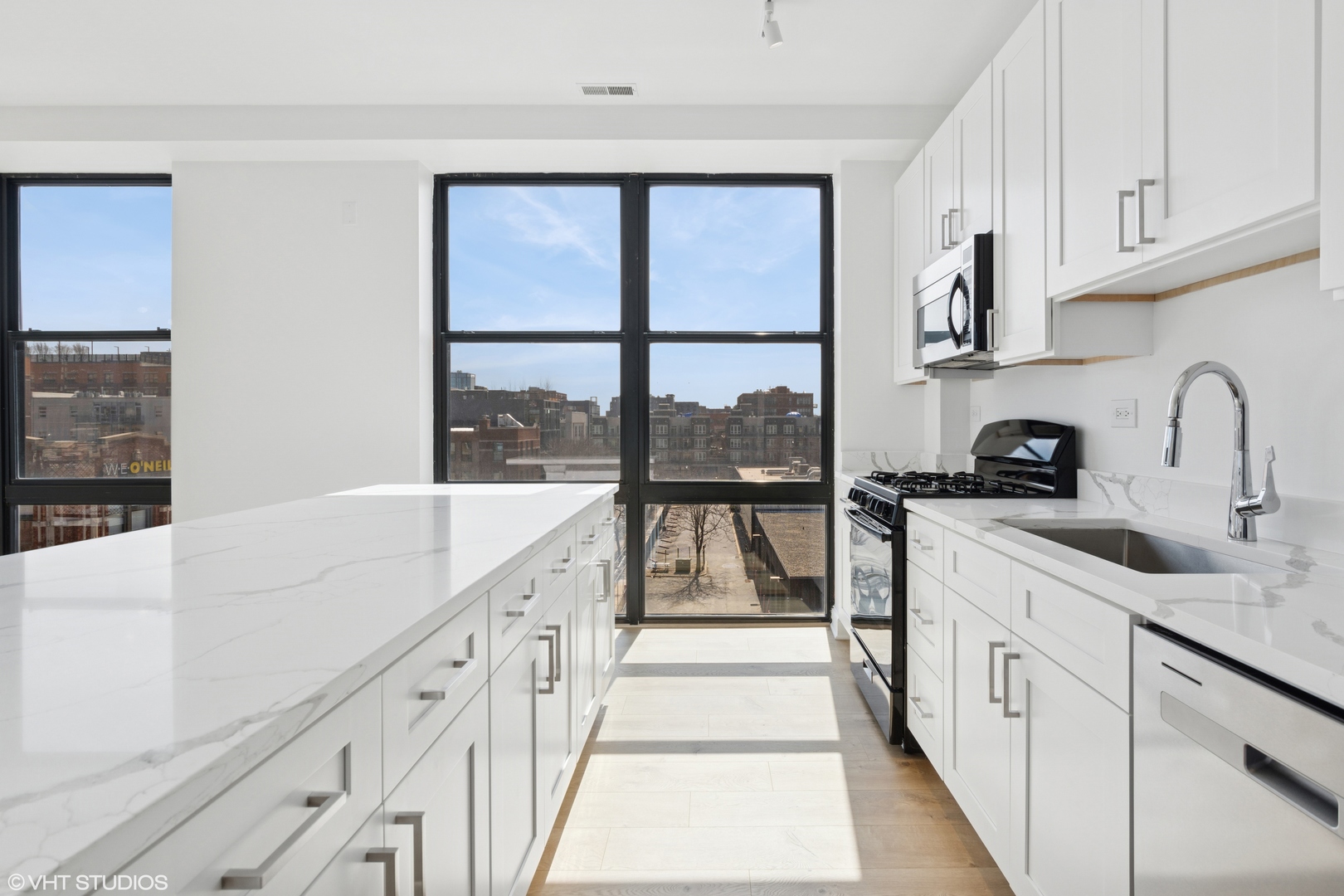 1260 West Washington Boulevard, Unit 504 Chicago, IL 60607 - Photo 9 of 23 a kitchen with a sink and cabinets