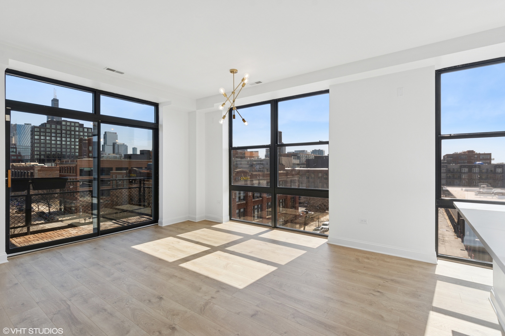 1260 West Washington Boulevard, Unit 504 Chicago, IL 60607 - Photo 10 of 23 a very nice looking room with a large window