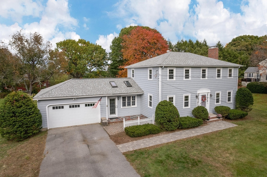 6 Longview Road Chelmsford, MA 01824 - Photo 3 of 40 a front view of a house with garden