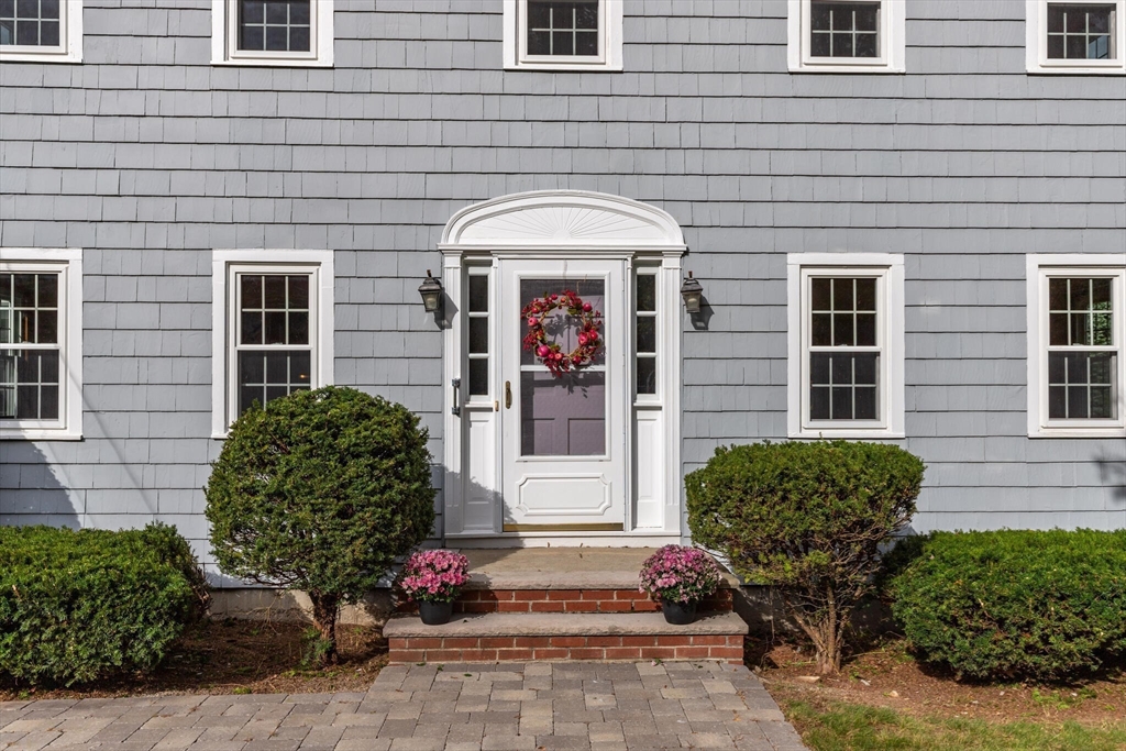 6 Longview Road Chelmsford, MA 01824 - Photo 5 of 40 a front view of a house