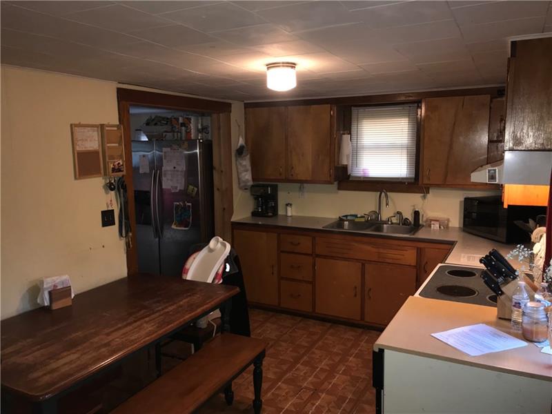 337 Irishtown Road Grove City, PA 16127 - Photo 4 of 6 Gallery Image 4