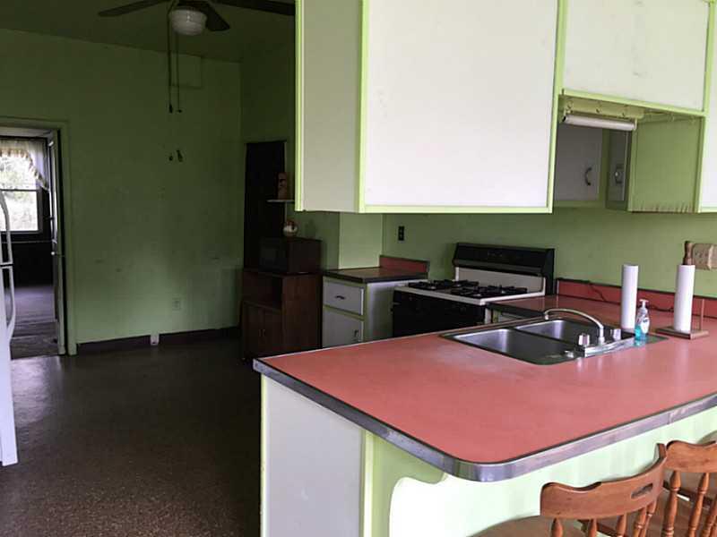 3456 Mt Troy Road Pittsburgh, PA 15212 - Photo 3 of 25 Kitchen.