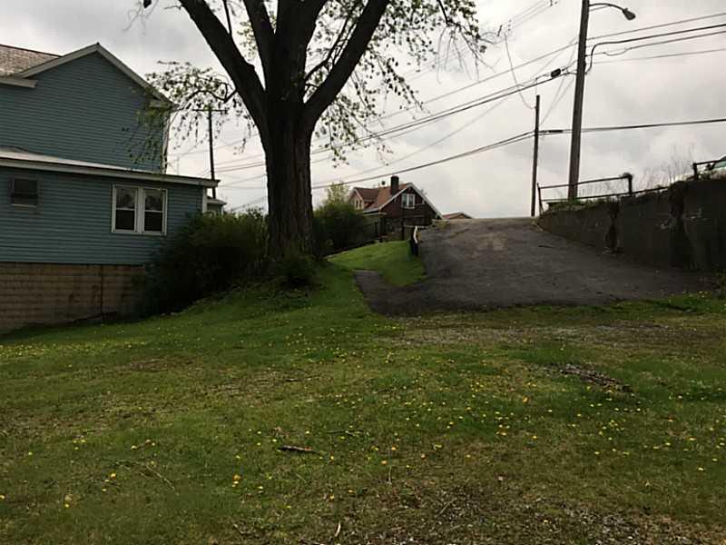 3456 Mt Troy Road Pittsburgh, PA 15212 - Photo 23 of 25 Yard/Garden.