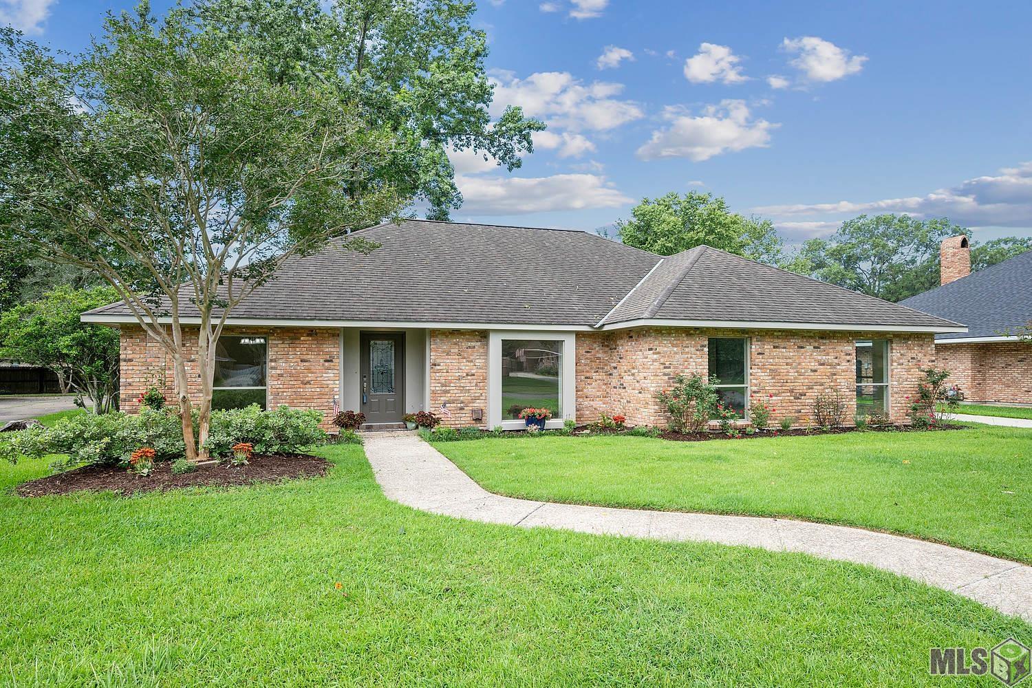 13118 Deerpath Way Baton Rouge, LA 70816 - Photo 1 of 17