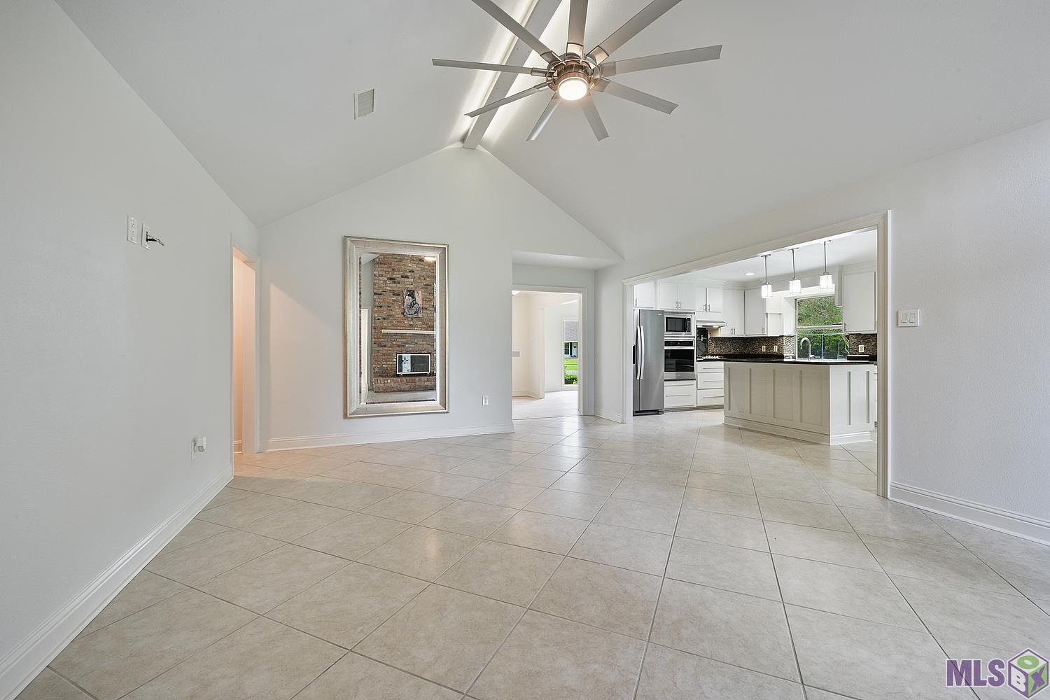 13118 Deerpath Way Baton Rouge, LA 70816 - Photo 13 of 17 Living Room