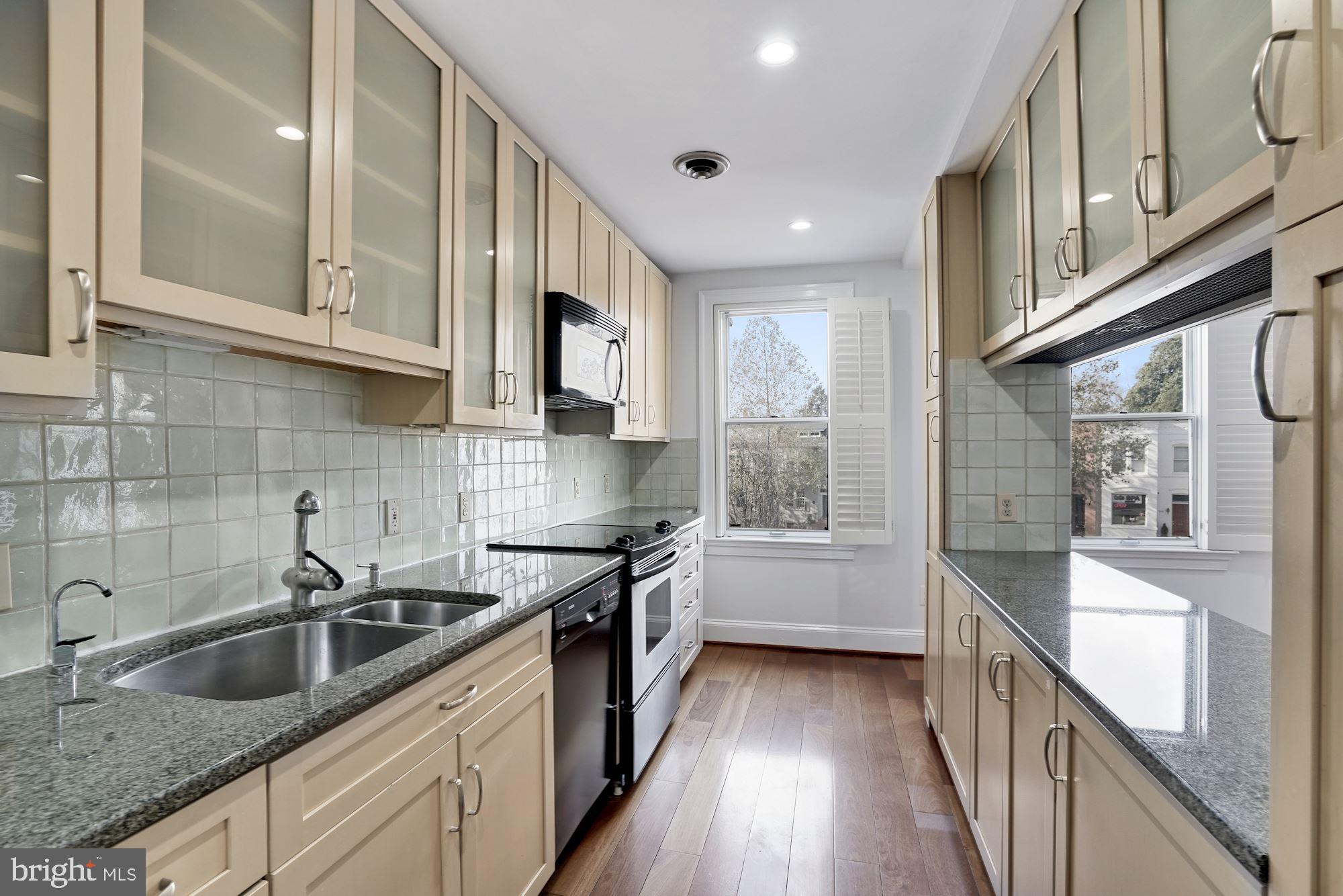 1675 Wisconsin Avenue Northwest Washington, DC 20007 - Photo 11 of 36 Kitchen