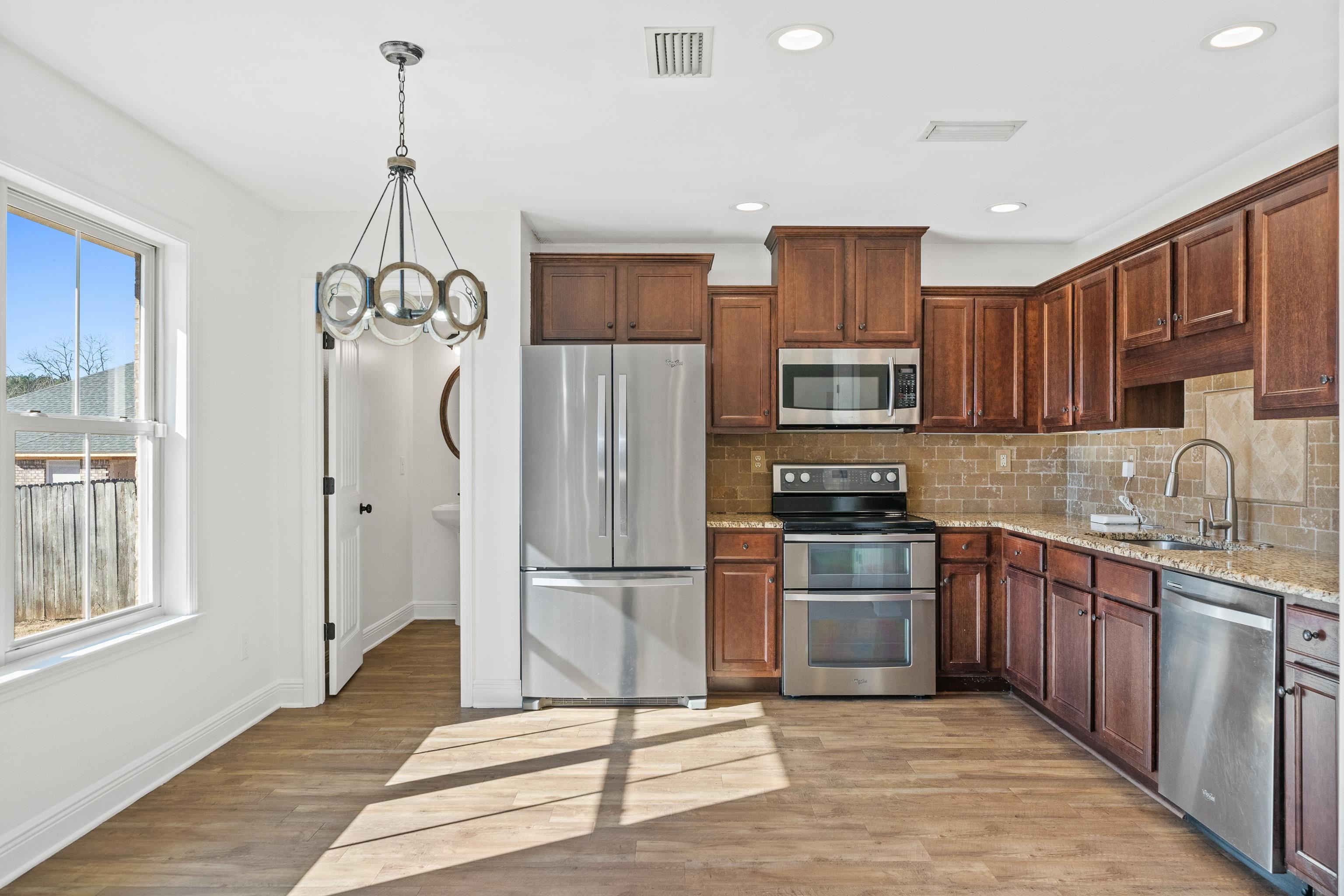 18634 Explorer Drive Loxley, AL 36551 - Photo 13 of 31 Kitchen