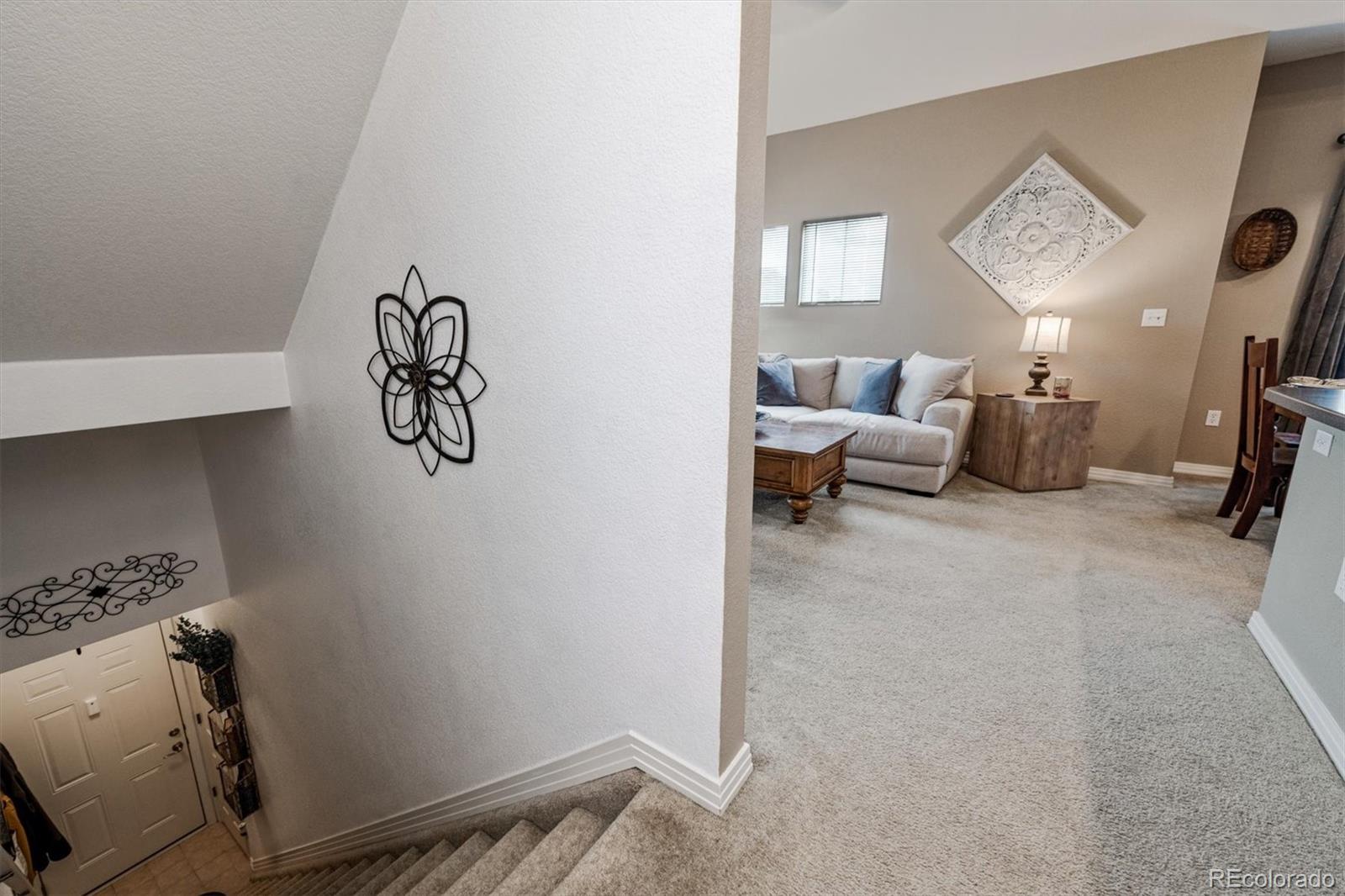 2360 South Wheeling Circle Aurora, CO 80014 - Photo 21 of 26 a living room with furniture