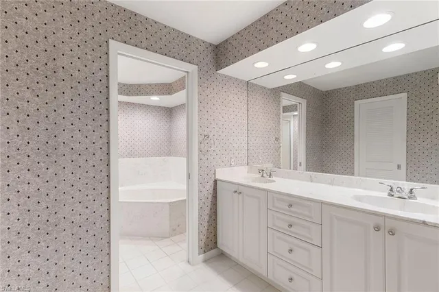 $570,000 | 105 Clubhouse Lane, Unit C189, Naples, FL 34105