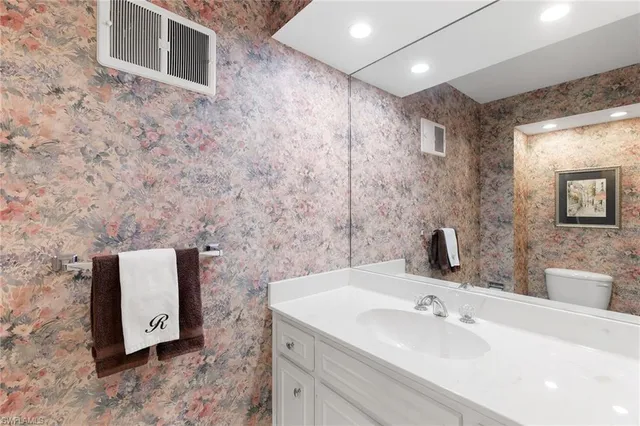 $570,000 | 105 Clubhouse Lane, Unit C189, Naples, FL 34105