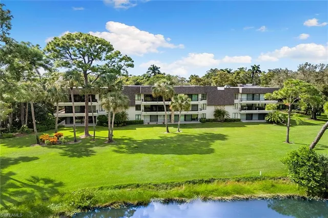 $570,000 | 105 Clubhouse Lane, Unit C189, Naples, FL 34105