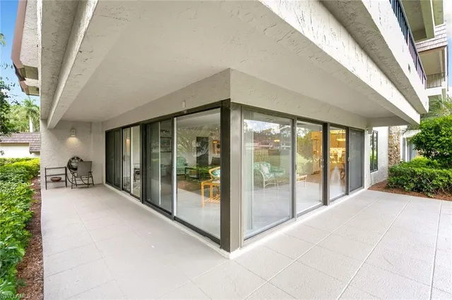 $570,000 | 105 Clubhouse Lane, Unit C189, Naples, FL 34105