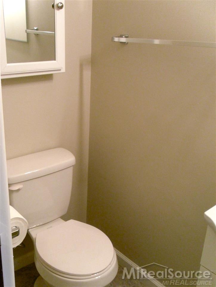 28366 Raleigh Crescent Drive, Unit 27 New Baltimore, MI 48051 - Photo 14 of 27