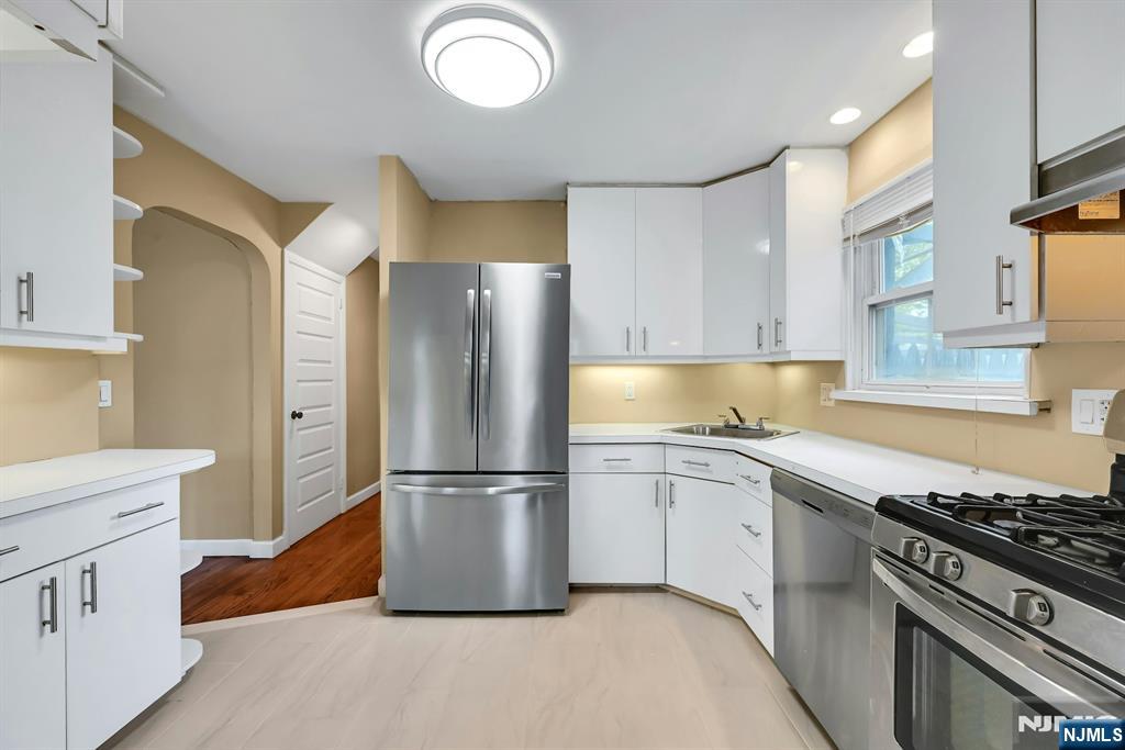 151 Knickerbocker Road Englewood, NJ 07631 - Photo 8 of 28 Gallery Image 8