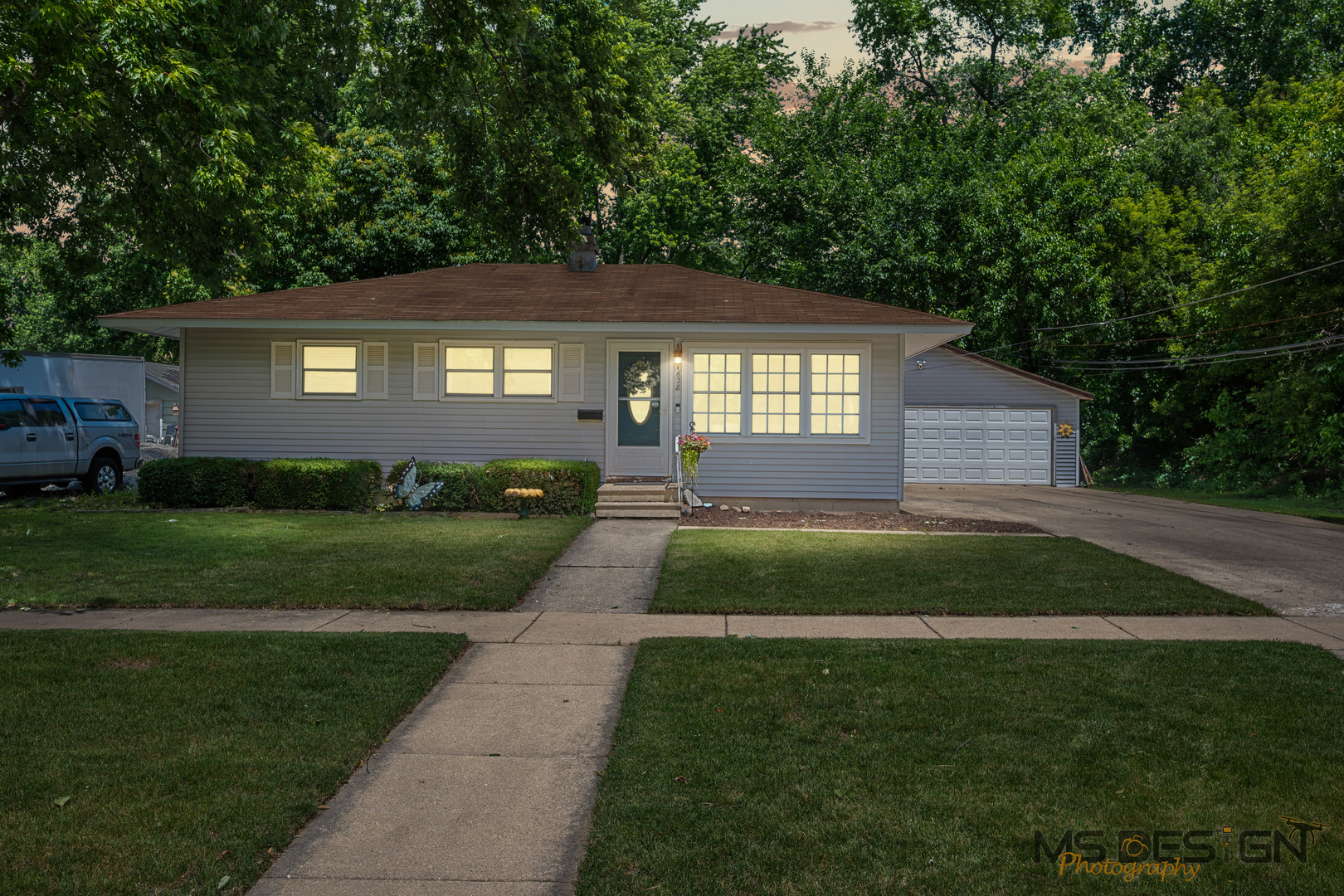 1628 East Dresser Road DeKalb, IL 60115 - Photo 2 of 28