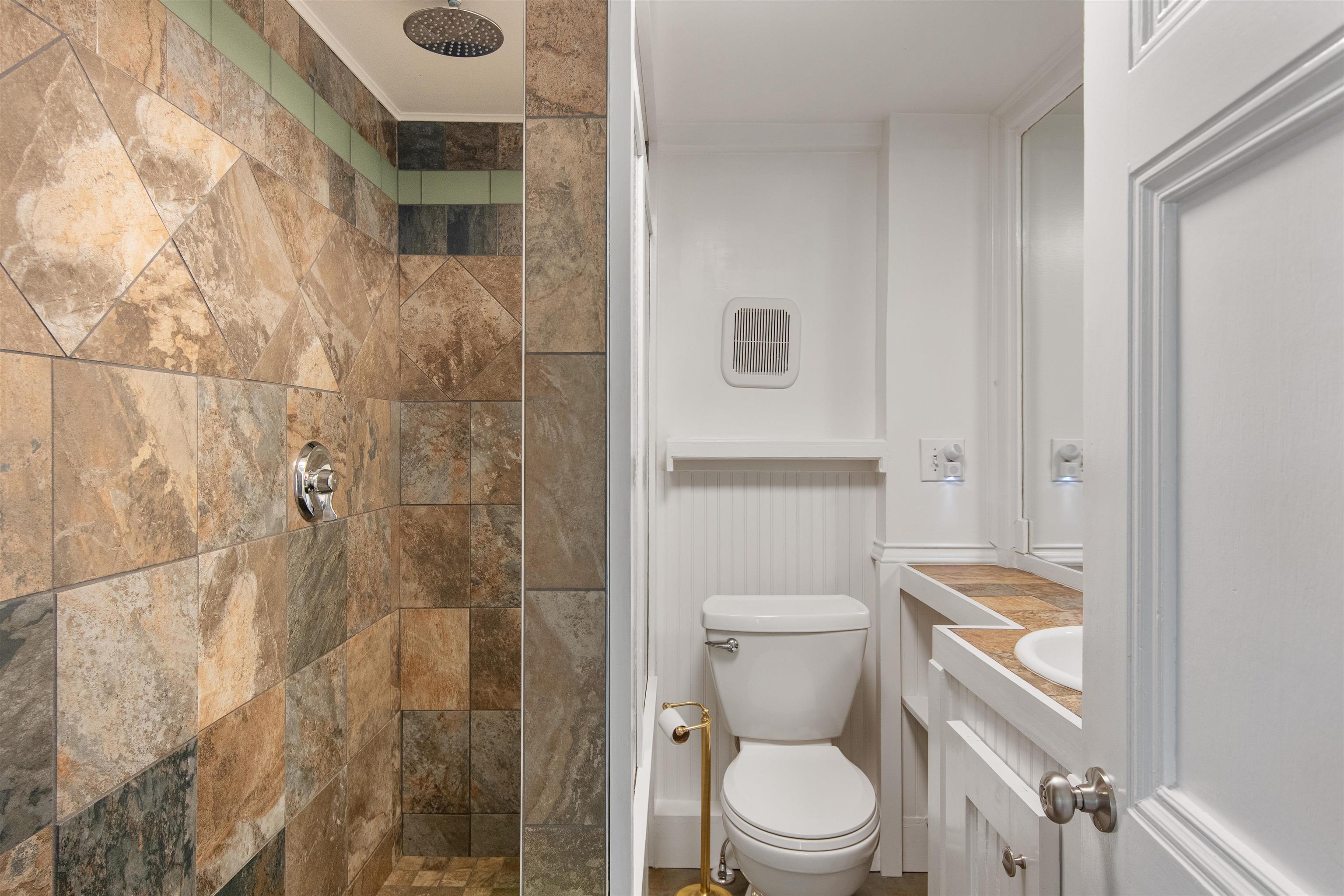 89 College Street, Unit A2 Burlington, VT 05401 - Photo 21 of 35