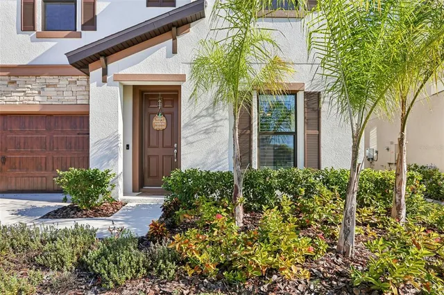 $578,800 | 14733 Gallop Run Drive, Lithia, FL 33547