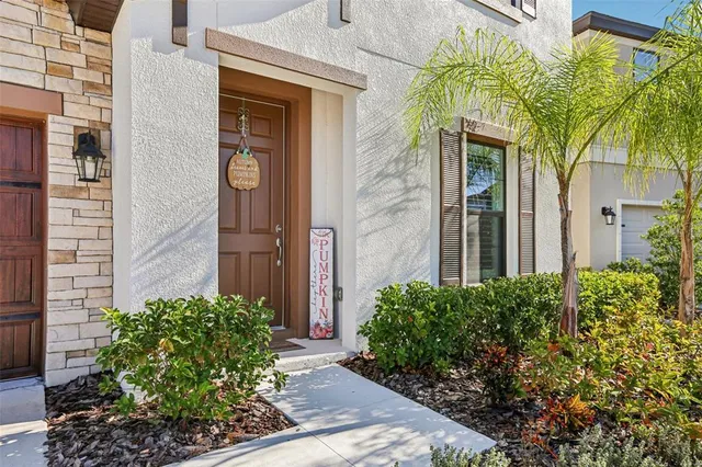 $578,800 | 14733 Gallop Run Drive, Lithia, FL 33547