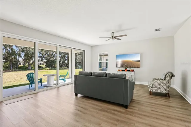 $578,800 | 14733 Gallop Run Drive, Lithia, FL 33547