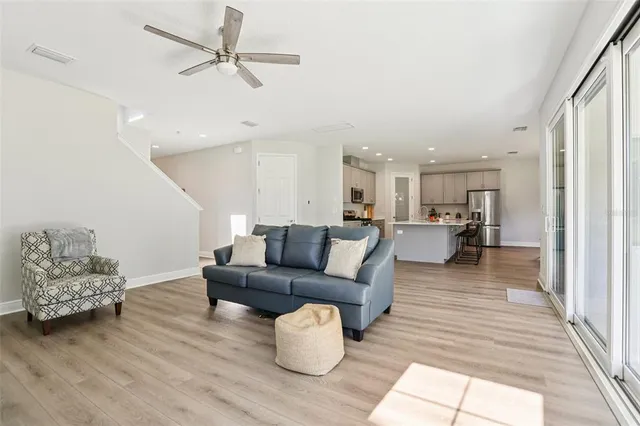 $578,800 | 14733 Gallop Run Drive, Lithia, FL 33547