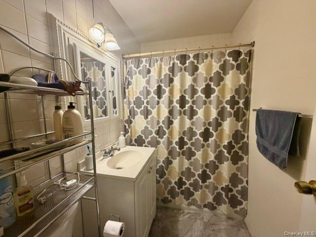 1 Lakeview Drive, Unit 40 Peekskill, NY 10566 - Photo 14 of 24 Tub and Shower