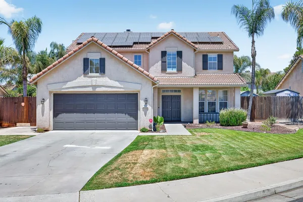 $499,900 | 752 West Pebble Drive, Hanford, CA 93230
