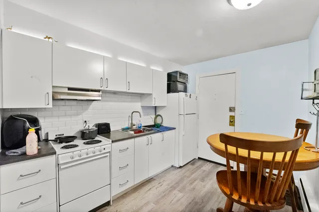 $935,000 | 3901 Haas Avenue, Lyons, IL 60534