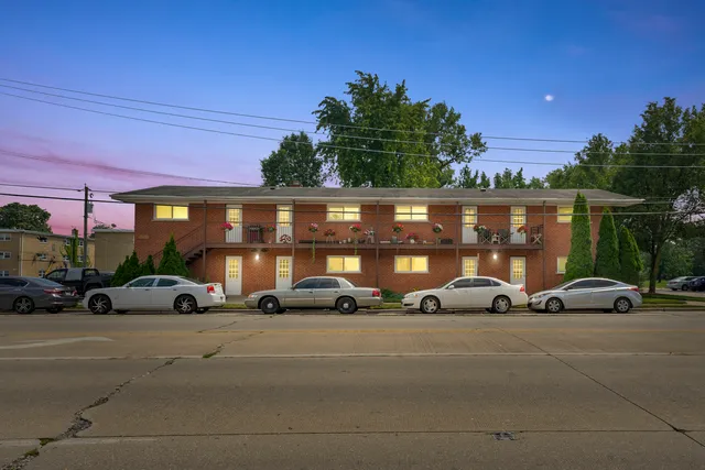 $935,000 | 3901 Haas Avenue, Lyons, IL 60534