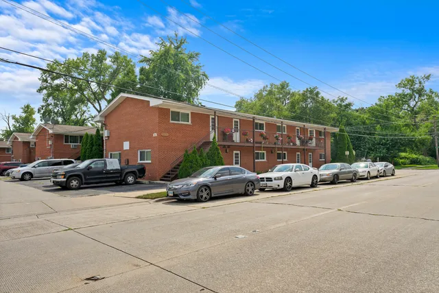 $935,000 | 3901 Haas Avenue, Lyons, IL 60534