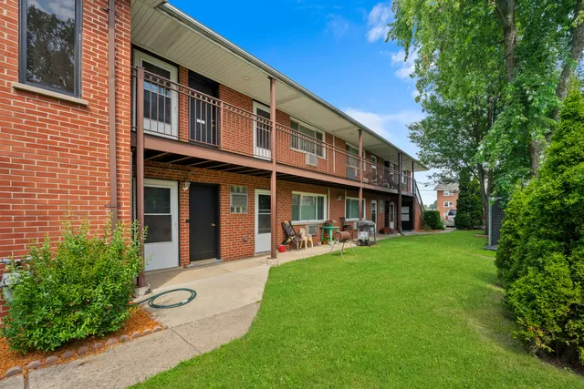 $935,000 | 3901 Haas Avenue, Lyons, IL 60534