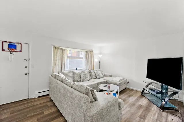 $935,000 | 3901 Haas Avenue, Lyons, IL 60534