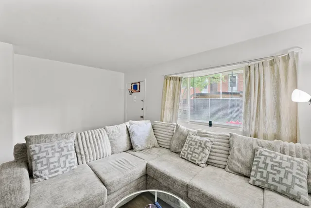 $935,000 | 3901 Haas Avenue, Lyons, IL 60534