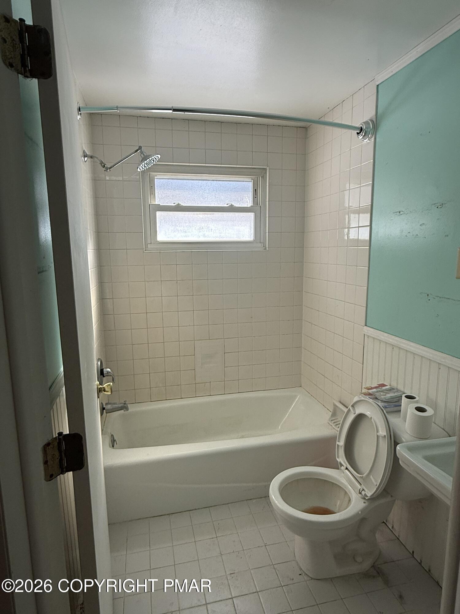 118 Buckhill Road Albrightsville, PA 18210 - Photo 8 of 17 a bathroom with a sink a bathtub and a shower