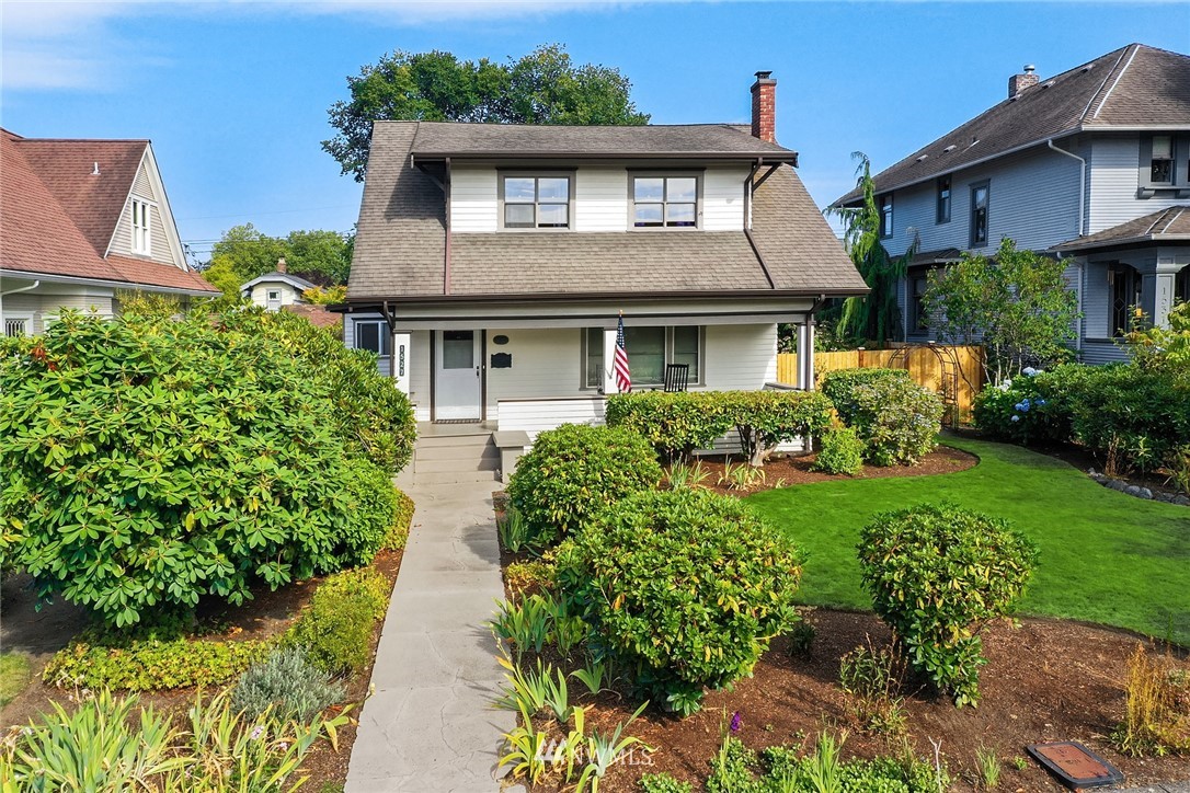 1527 Rucker Avenue Everett, WA 98201 - Photo 1 of 25 Gallery Image 1