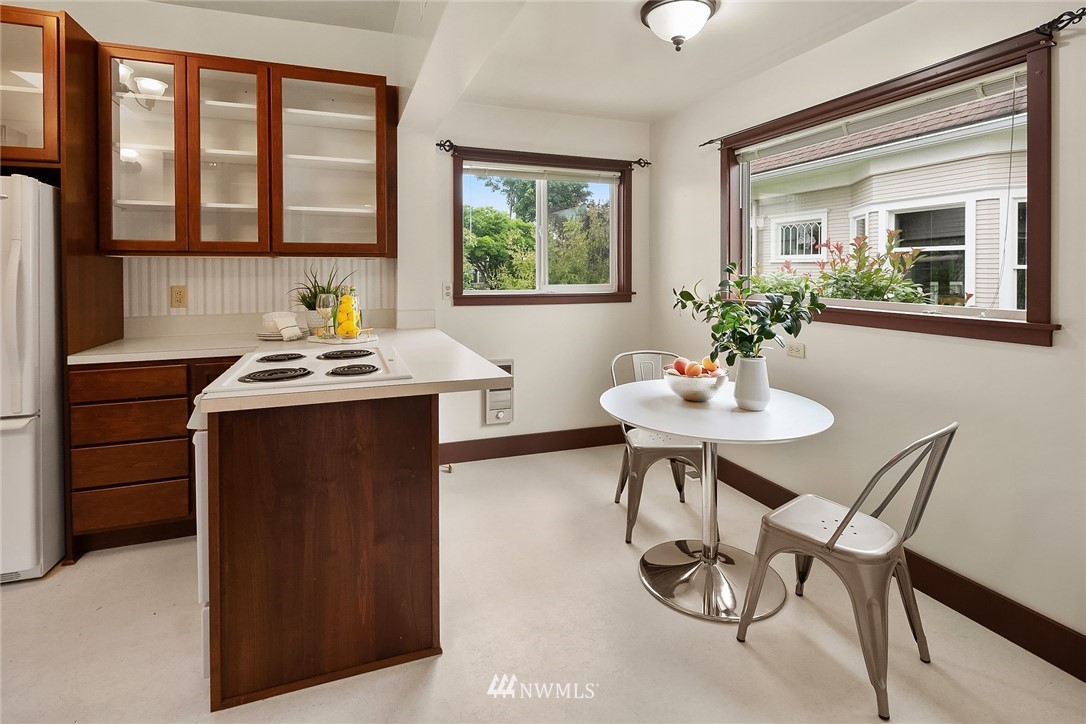 1527 Rucker Avenue Everett, WA 98201 - Photo 11 of 25 Gallery Image 11