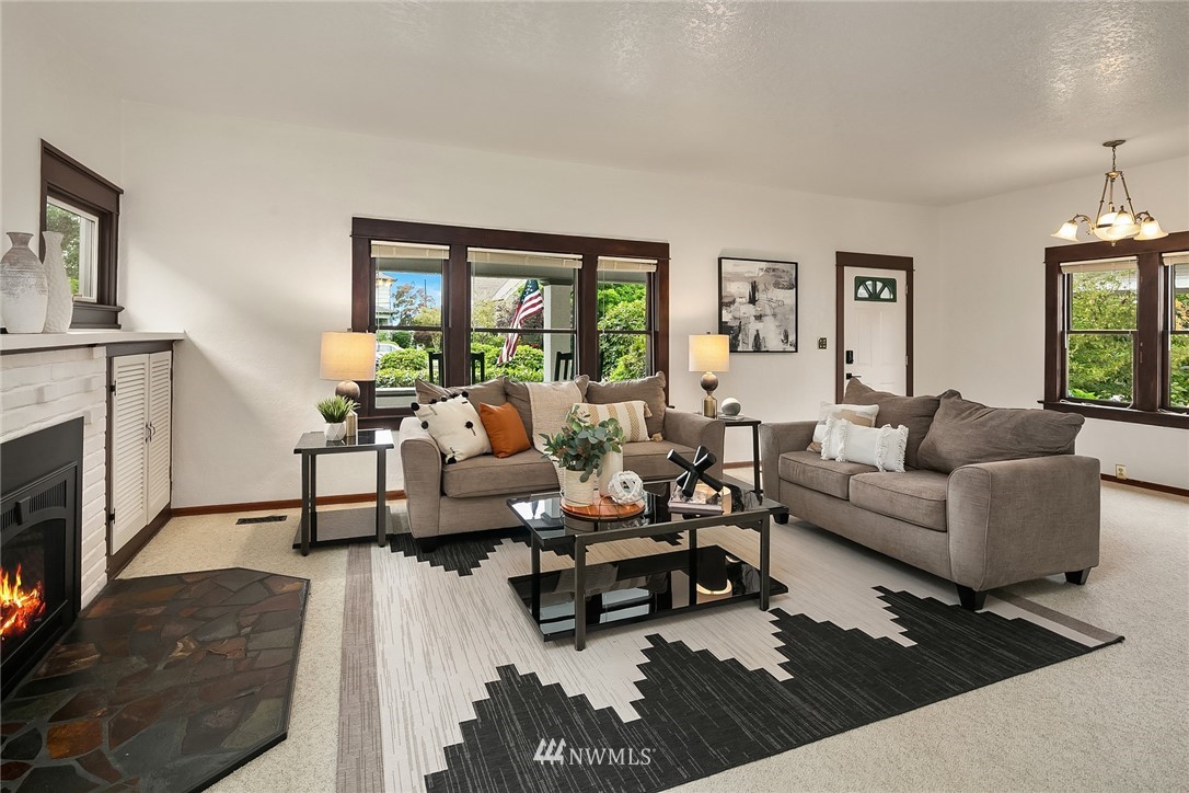 1527 Rucker Avenue Everett, WA 98201 - Photo 6 of 25 Gallery Image 6