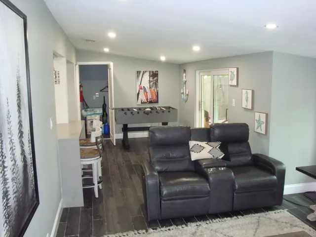 $3,600 | 31 Northeast 48th Court, Oakland Park, FL 33334