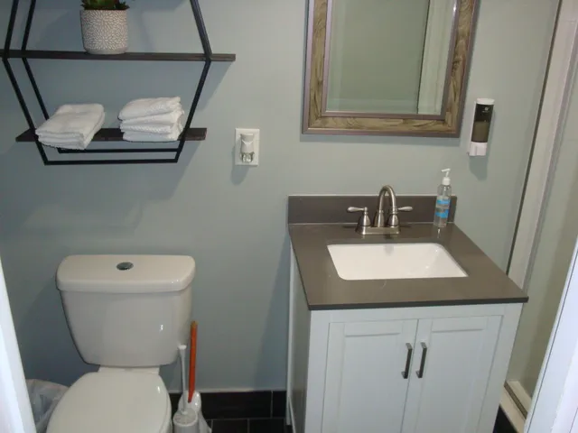 $3,600 | 31 Northeast 48th Court, Oakland Park, FL 33334