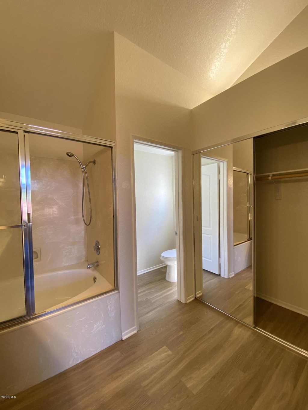 610 Geranium Lane, Unit A Simi Valley, CA 93065 - Photo 18 of 32