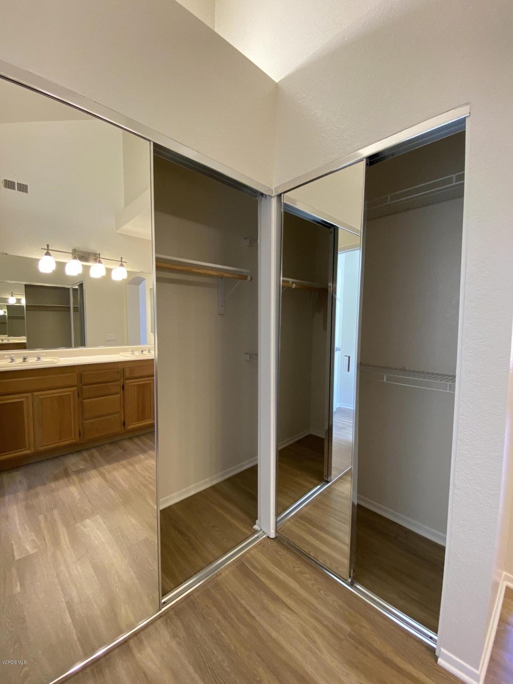 610 Geranium Lane, Unit A Simi Valley, CA 93065 - Photo 19 of 32