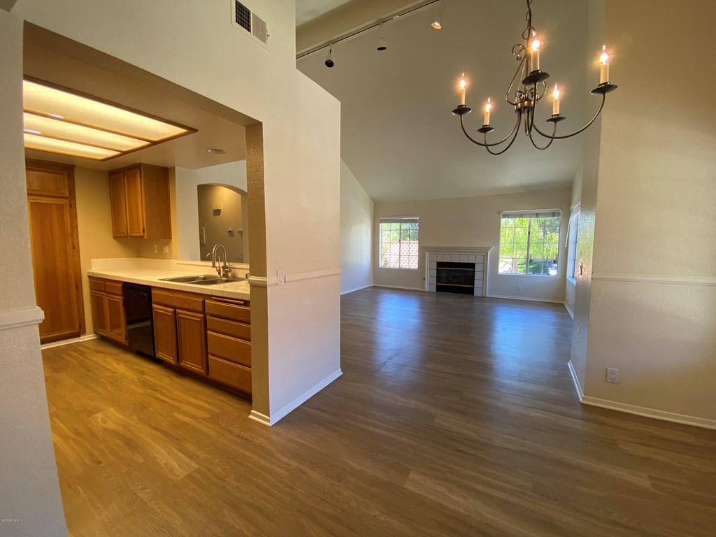 610 Geranium Lane, Unit A Simi Valley, CA 93065 - Photo 8 of 32