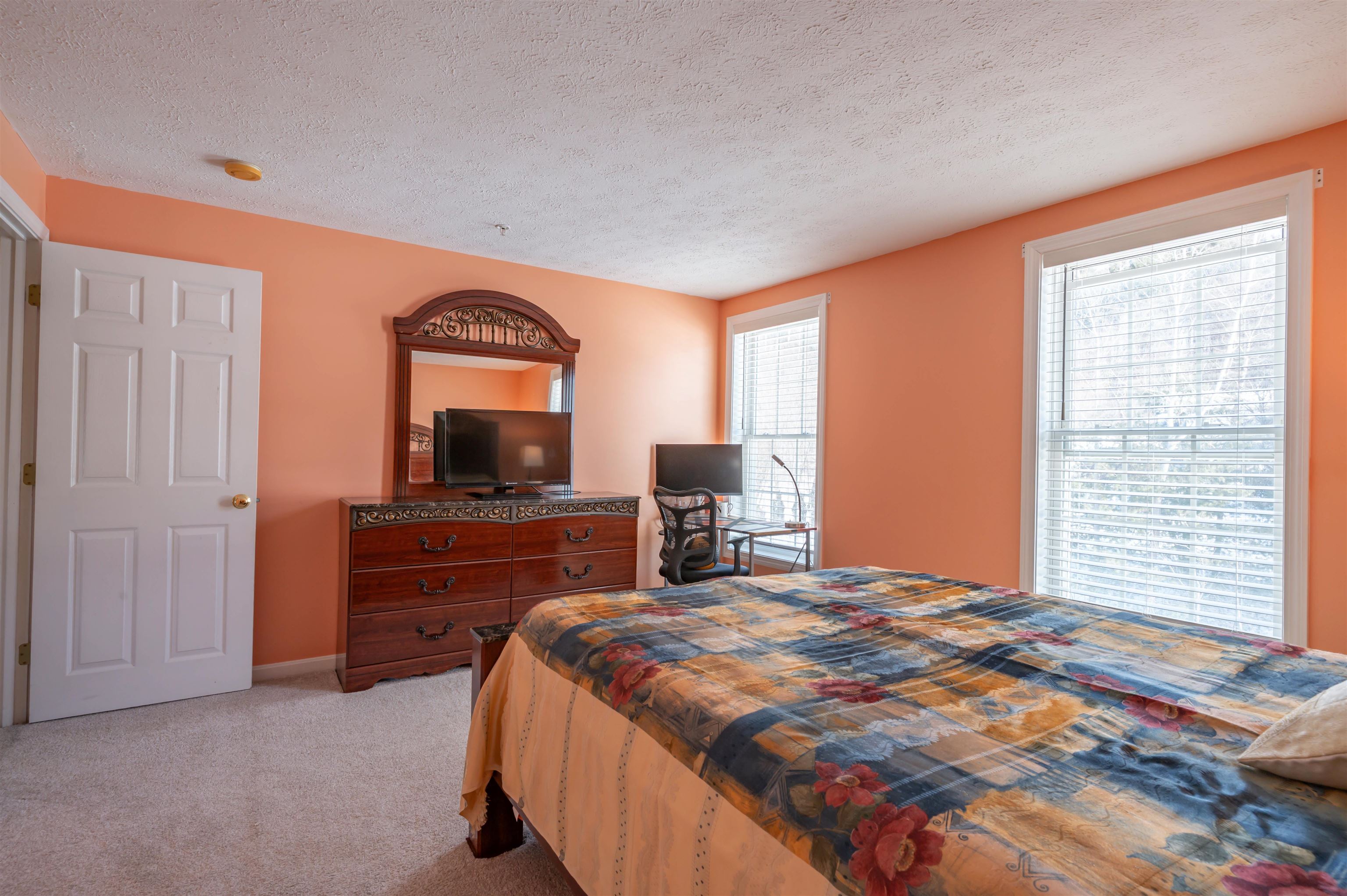 20 Georgetown Drive, Unit 20 Nashua, NH 03062 - Photo 22 of 33