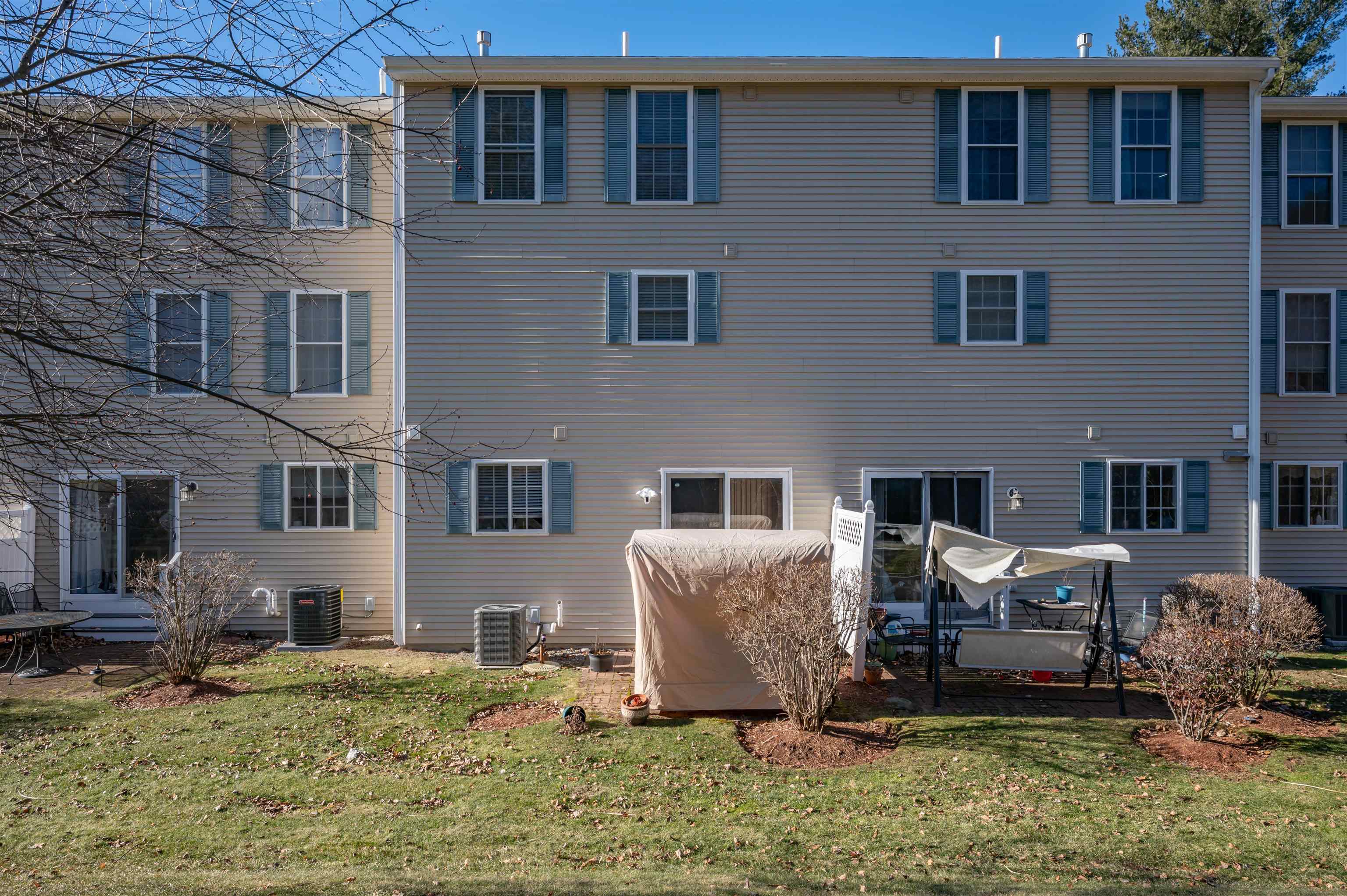 20 Georgetown Drive, Unit 20 Nashua, NH 03062 - Photo 27 of 33